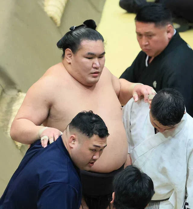 夏場所初日の取組で右太ももを痛め、２日目から休場している豊昇龍