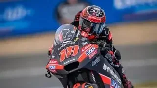 Manuel González ejerce de líder y domina la primera tanda de Moto2